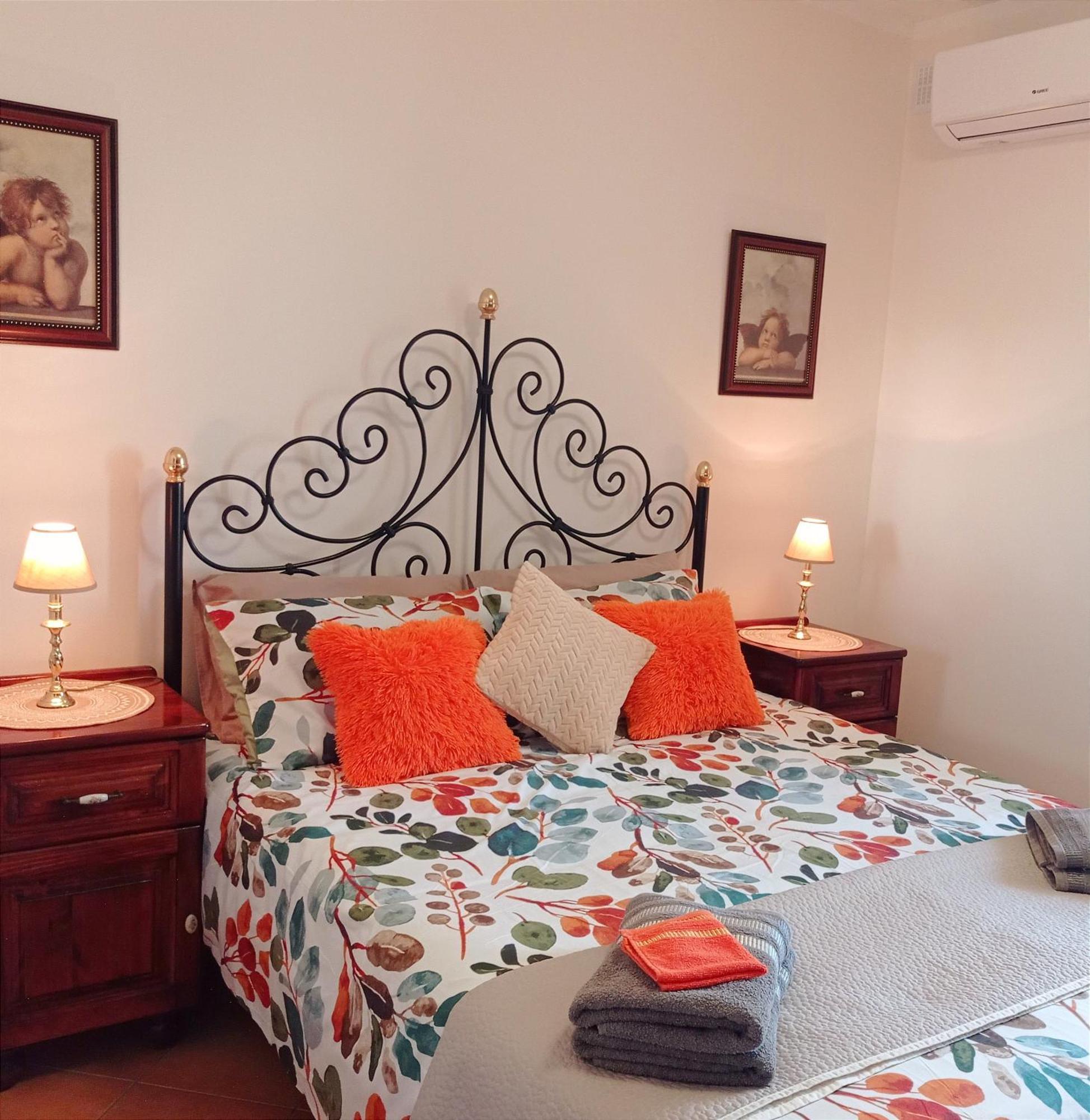 Joseph 2 Stylish Flat With Open Views, Just 4km From The Airport Or Apartamento