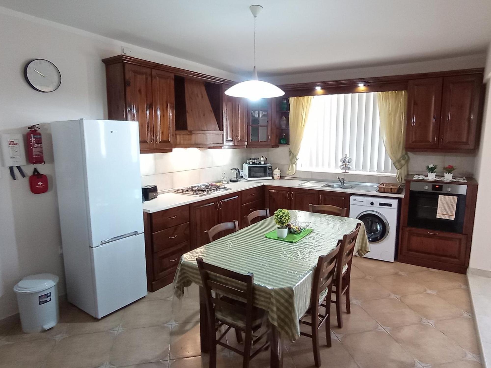 Joseph 2 Stylish Flat With Open Views, Just 4km From The Airport Or Apartamento Siggiewi